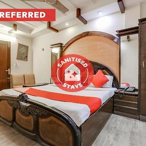 Oyo 27156 Roma Dx